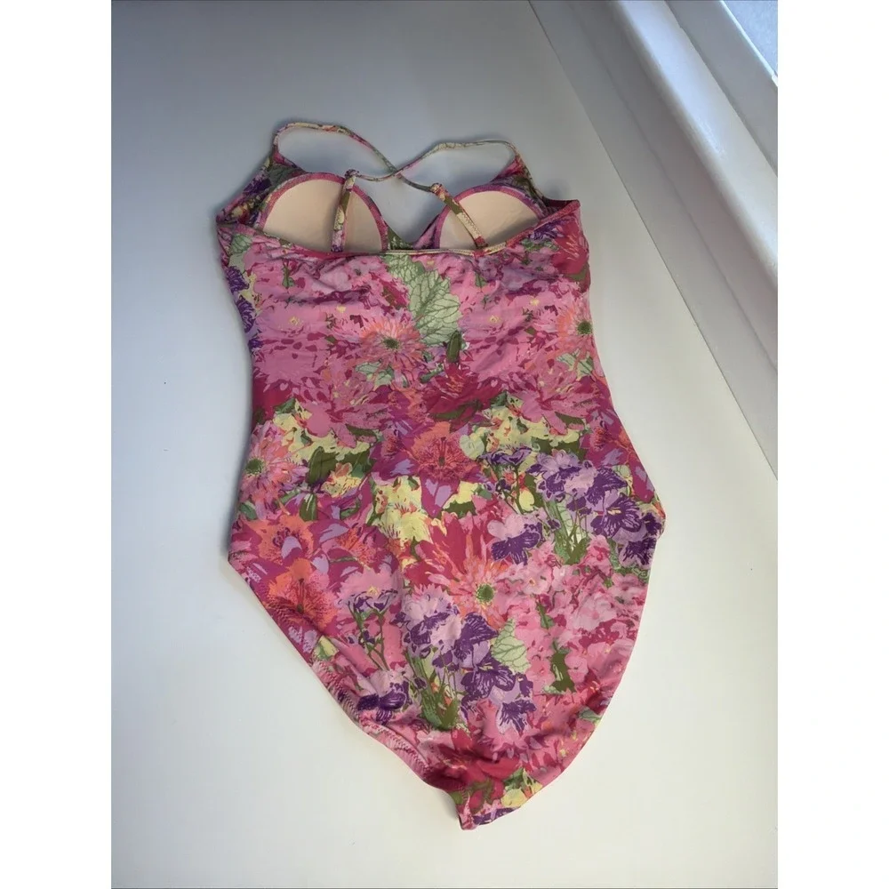 GARNET HILL Sz 10 Bandeau Ruched One-Piece Swimsuit‎  Pink Floral